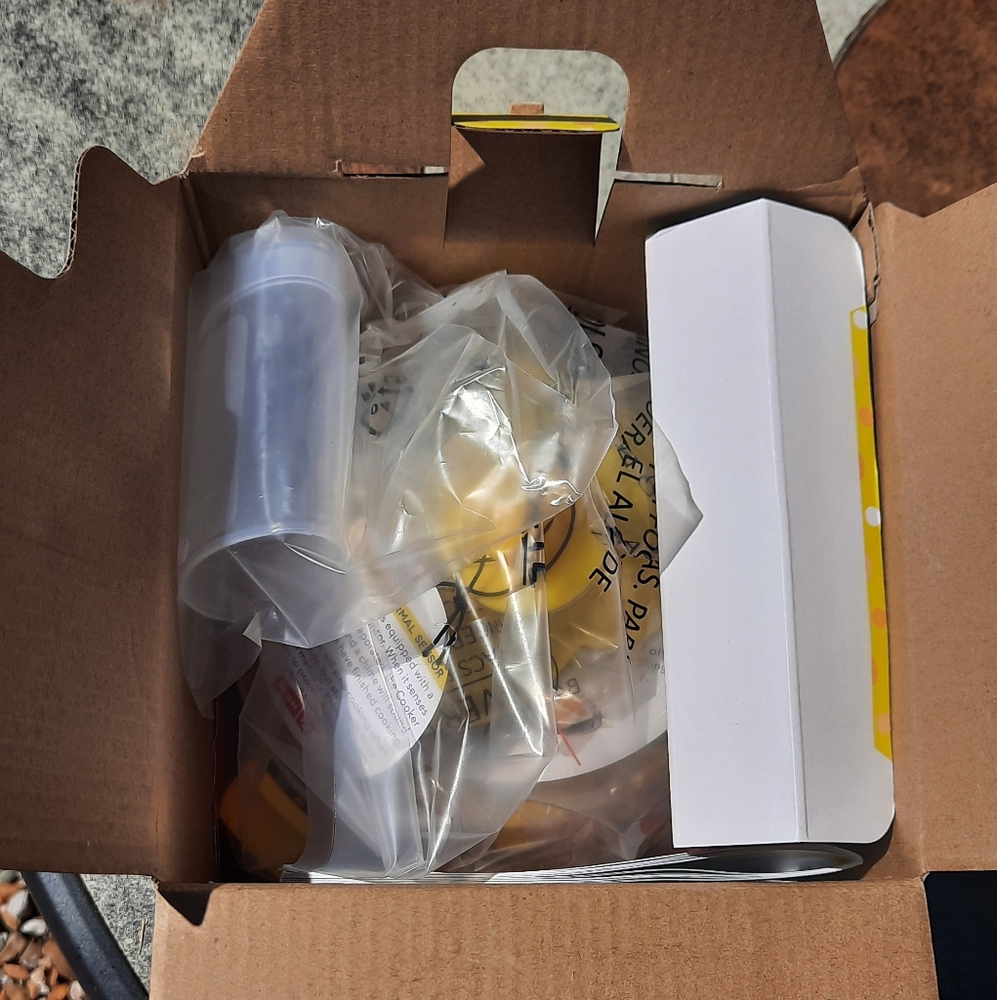 Dash Peeps Rapid Egg Cooker - Bright Yellow - Picture 4 of 6